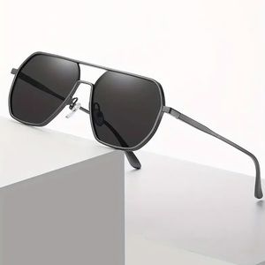 Titanium Polarized Sunglasses (Grey)